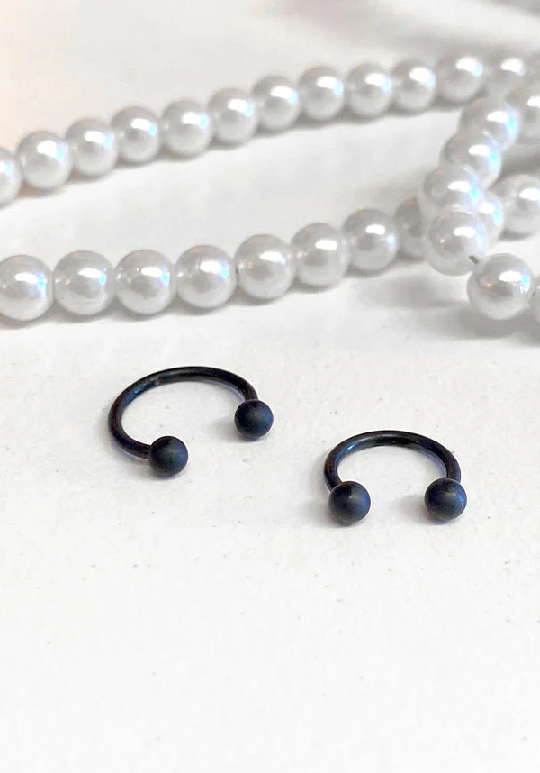 Black | HORSESHOE RING
