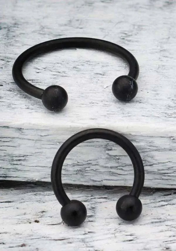 Black | HORSESHOE RING - Image 4