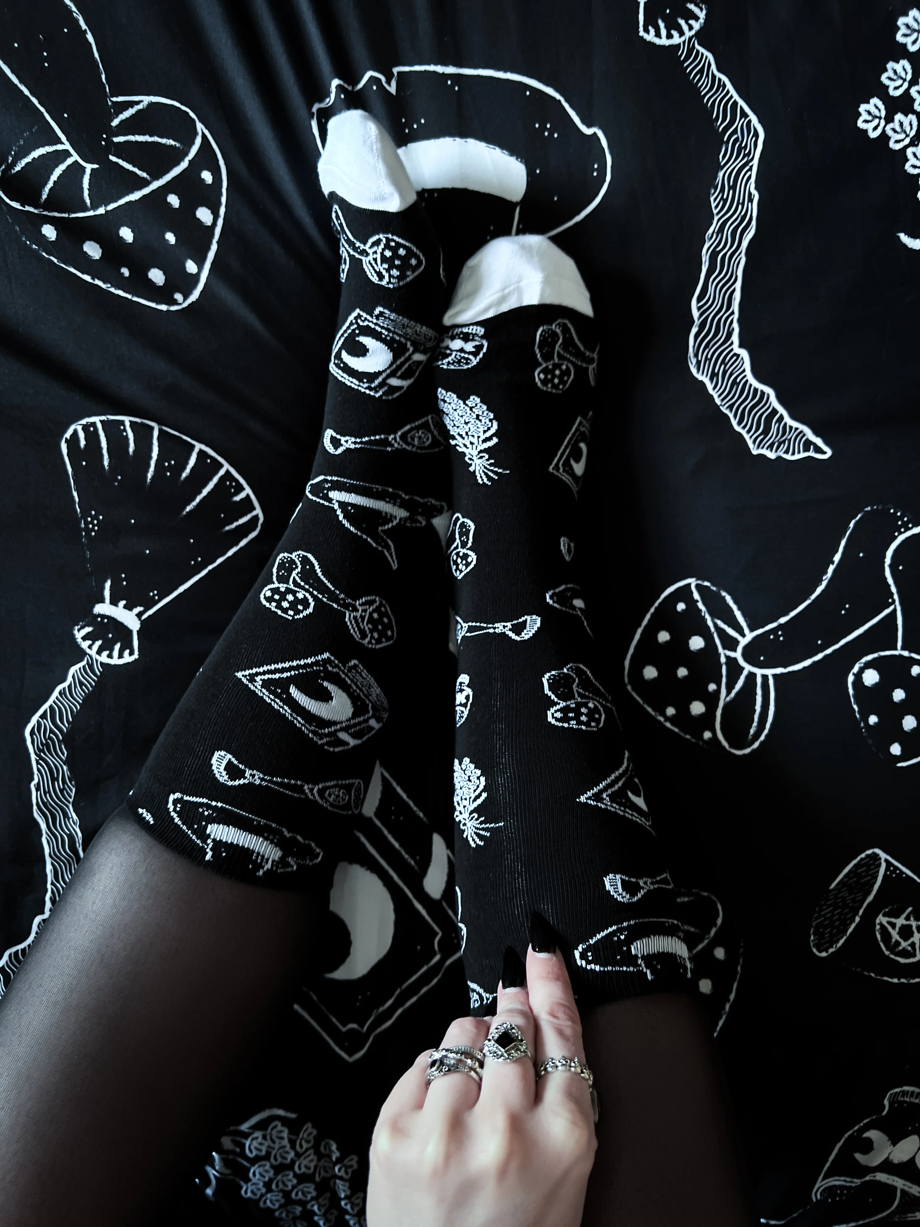 Cottage Witch | CREW SOCKS - Image 2