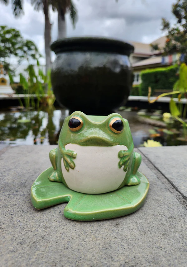 Frog [on Lilypad] Shaped | OIL BURNER