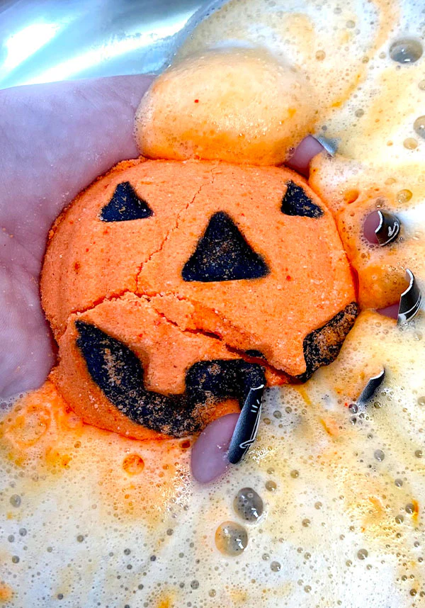 Patch The Pumpkin | BATH BOMB - Image 3