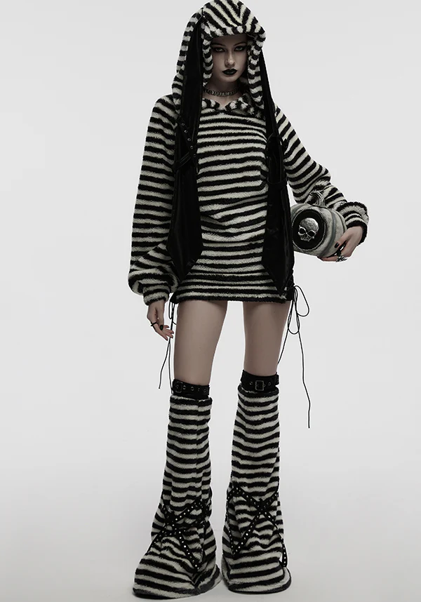 Yua Usagi | HOODIE - Image 4