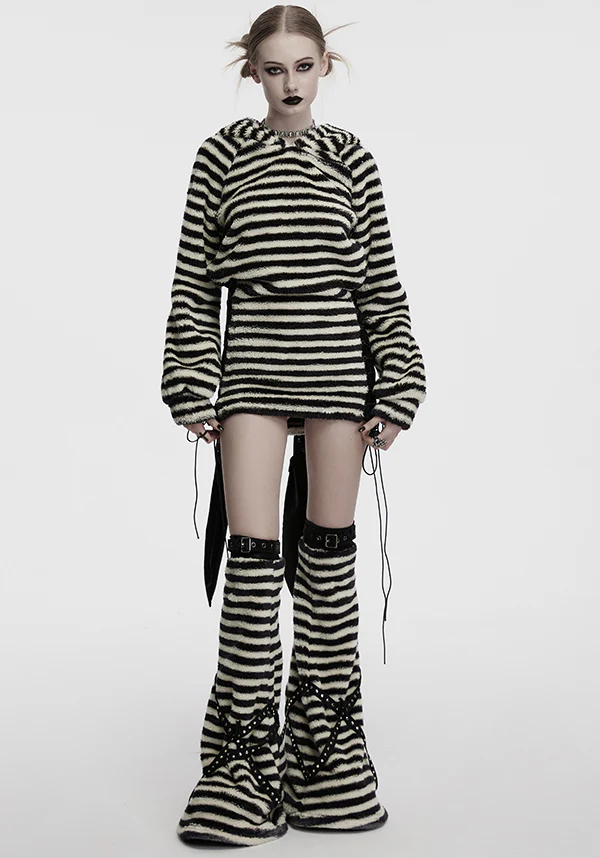 Yua Usagi | HOODIE - Image 5